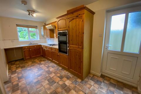 4 bedroom detached house to rent, Longcroft, Almondbury