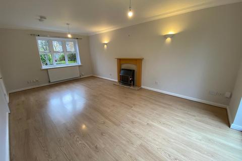 4 bedroom detached house to rent, Longcroft, Almondbury