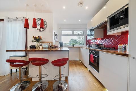 3 bedroom semi-detached house for sale, Copthorne Avenue, Bromley