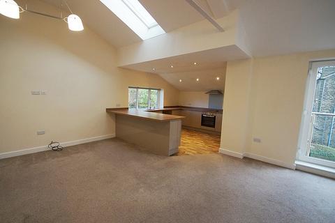 3 bedroom apartment to rent, Arthurs Lane, Greenfield OL3