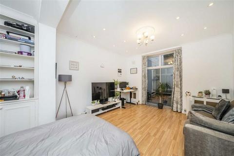 2 bedroom flat for sale, St. Georges Square, London SW1V