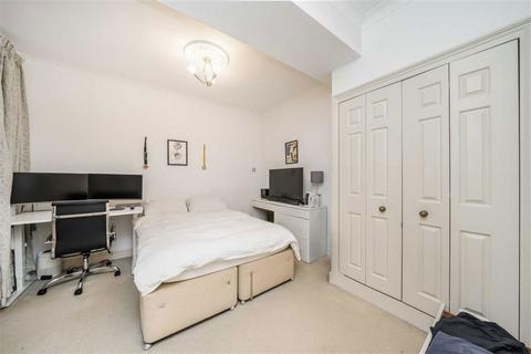 2 bedroom flat for sale, St. Georges Square, London SW1V