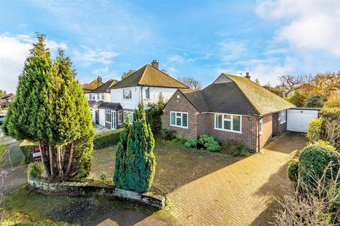 2 bedroom detached bungalow for sale, Cheyham Gardens, Cheam, SM2