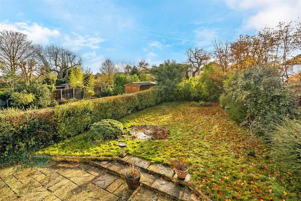 9-Cheyham-Gardens-28.jpg