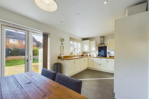 3 bedroom detached house for sale, Herman Street, Aylesbury HP18