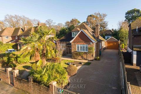 4 bedroom detached house for sale, Halsford Park Road, East Grinstead RH19