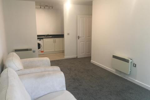 2 bedroom maisonette to rent, Eaton Avenue, Cippenham