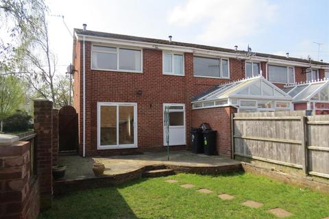 3 bedroom end of terrace house to rent, Dacombe Drive, Upton, Poole