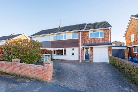26 Allington Drive, York, YO31 0NN