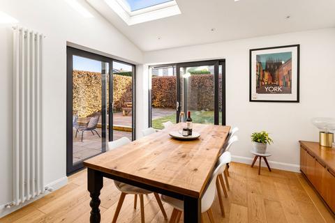 26 Allington Drive, York, YO31 0NN