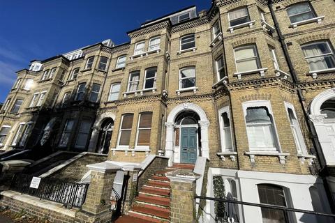 Studio to rent, Cromwell Road, Hove