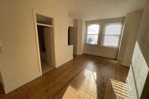 Studio to rent, Cromwell Road, Hove