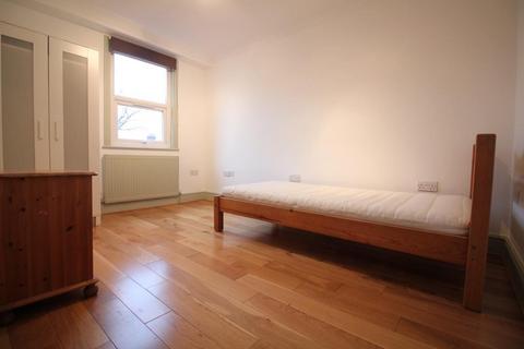 2 bedroom flat to rent, Aldenham Drive, Uxbridge