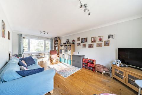 2 bedroom flat for sale, Hartland Road, Surrey KT15