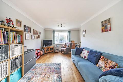 2 bedroom flat for sale, Hartland Road, Surrey KT15