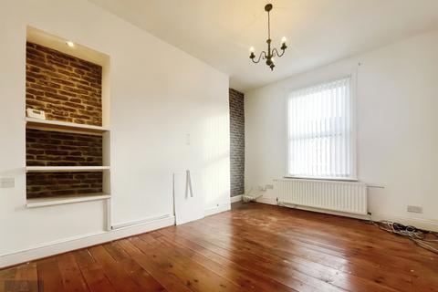 2 bedroom flat to rent, Mozart Street, South Shields