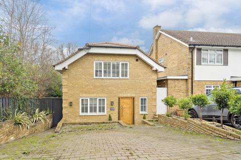 3 bedroom detached house for sale, Chestnut Rise, Bushey