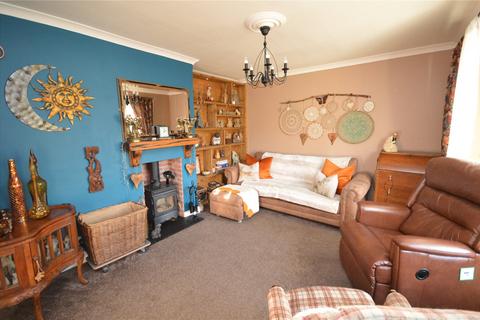 4 bedroom semi-detached house for sale, Throstle Road North, Leeds, West Yorkshire