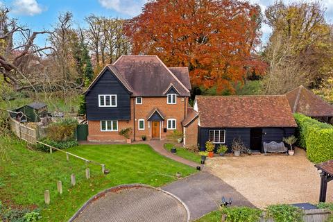 5 bedroom detached house for sale, Kay Walk, St. Albans