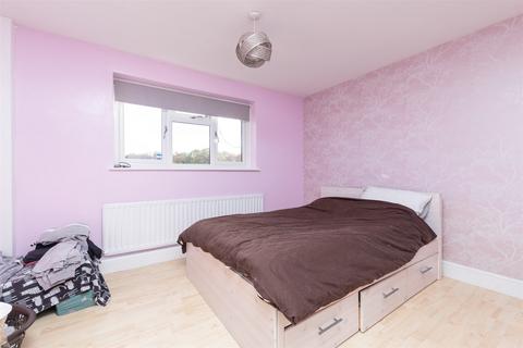 205 Lullingstone Avenue, Swanley, BR8 7JB