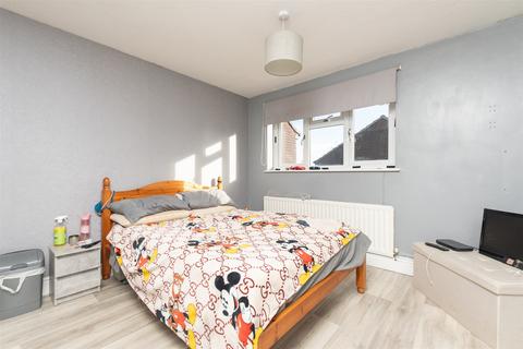 2 bedroom maisonette for sale, Lullingstone Avenue, Swanley, Kent