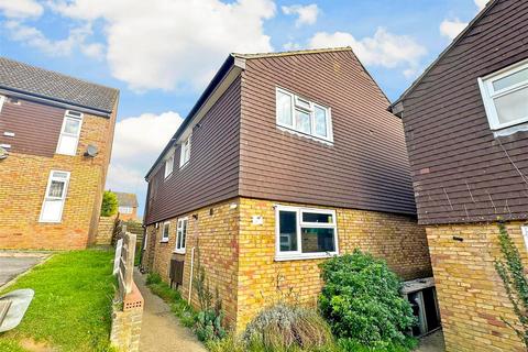 2 bedroom maisonette for sale, Lullingstone Avenue, Swanley, Kent