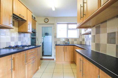 2 bedroom semi-detached bungalow to rent, Stokesay Avenue, Shrewsbury