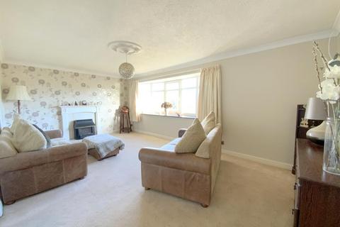 2 bedroom semi-detached bungalow for sale, Fairfield Avenue, Grimsby