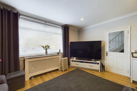 3 bedroom end of terrace house for sale, Annalee Gardens, South Ockendon, Essex, RM15 5DF