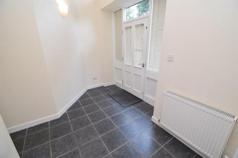 2 bedroom ground floor flat to rent, Halifax Road, Dewsbury WF13