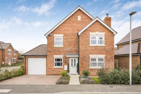 4 bedroom detached house for sale, Canberra Lake Way, Charvil, Reading