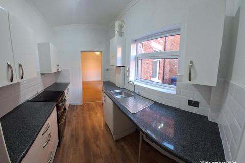 2 bedroom ground floor flat to rent, Mortimer Road, South Shields