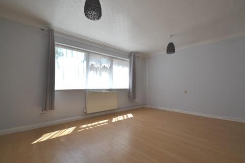 2 bedroom maisonette to rent, Priory Close,Hoddesdon,Hertfordshire