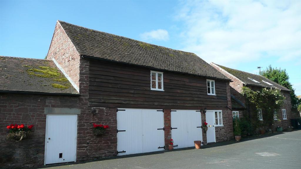 Coach House/ Garaging