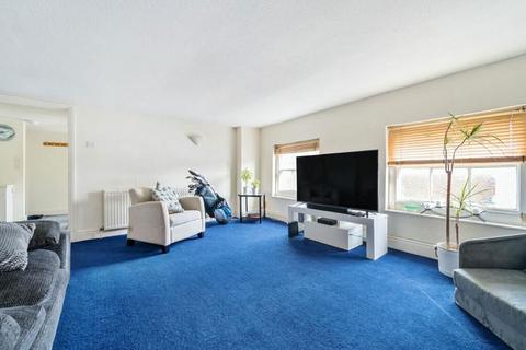 2 bedroom flat for sale, High Street, Emsworth, Hampshire, PO10 7AB