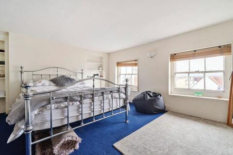 2 bedroom flat for sale, High Street, Emsworth, Hampshire, PO10 7AB