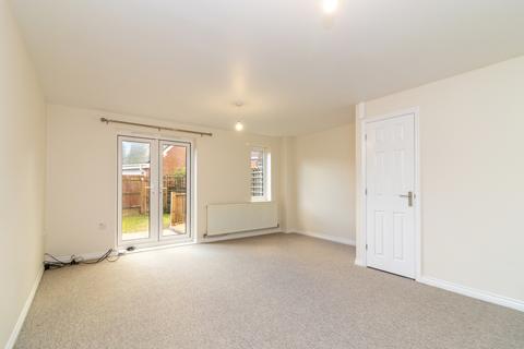 4 bedroom townhouse to rent, Lapwing Way, Four Marks, Alton, Hampshire, GU34