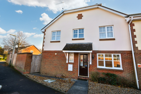 3 bedroom end of terrace house for sale, Ferns Mead, Farnham, Surrey, GU9