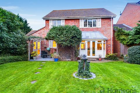 4 bedroom detached house for sale, Woodpecker Drive, Iwade, Sittingbourne, Kent, ME9 8ST