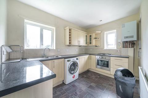 2 bedroom flat for sale, Redesdale Gardens, Adel, Leeds, LS16