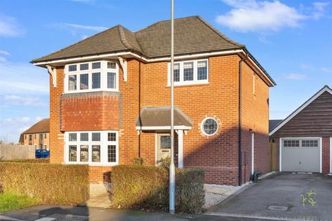 3 bedroom detached house for sale, Choules Close, Pershore WR10