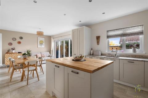 1 Choules Close, Pershore, WR10 2FB