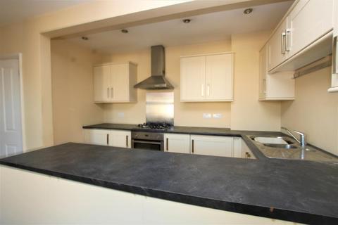 2 bedroom flat to rent, Madrid Road, Guildford GU2