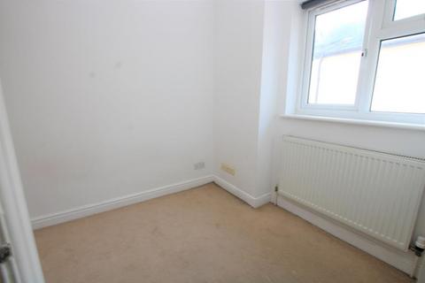 2 bedroom flat to rent, Madrid Road, Guildford GU2