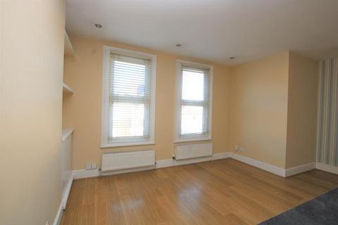 2 bedroom flat to rent, Madrid Road, Guildford GU2