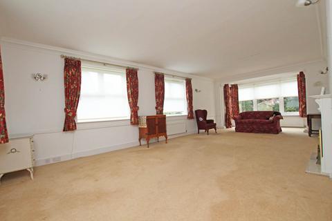 3 bedroom flat for sale, St.Johns Road, Eastbourne, BN20 7NL