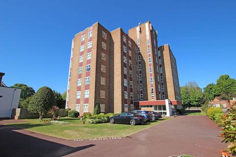 3 bedroom flat for sale, St.Johns Road, Eastbourne, BN20 7NL