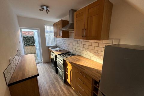 3 bedroom terraced house to rent, Fairburn Road, Liverpool, Merseyside, L13