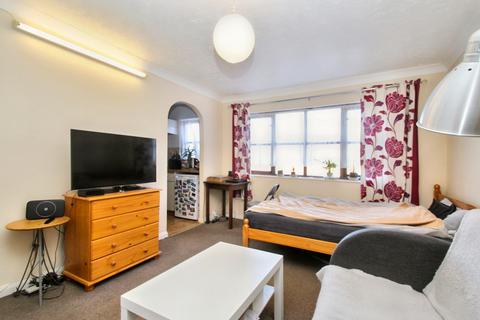 1 bedroom apartment for sale, Newcourt, Uxbridge