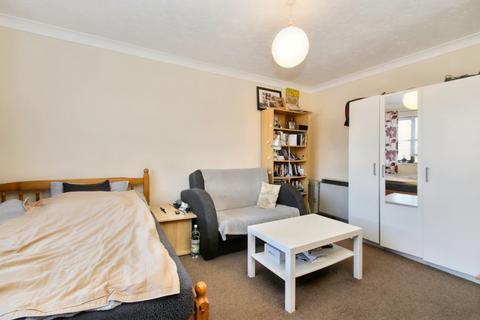 1 bedroom apartment for sale, Newcourt, Uxbridge